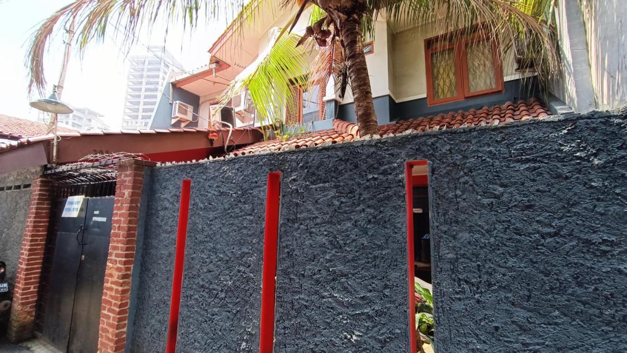 Oyo 91341 D'Phoenix Anggrek Syariah Residence Jakarta Exterior foto